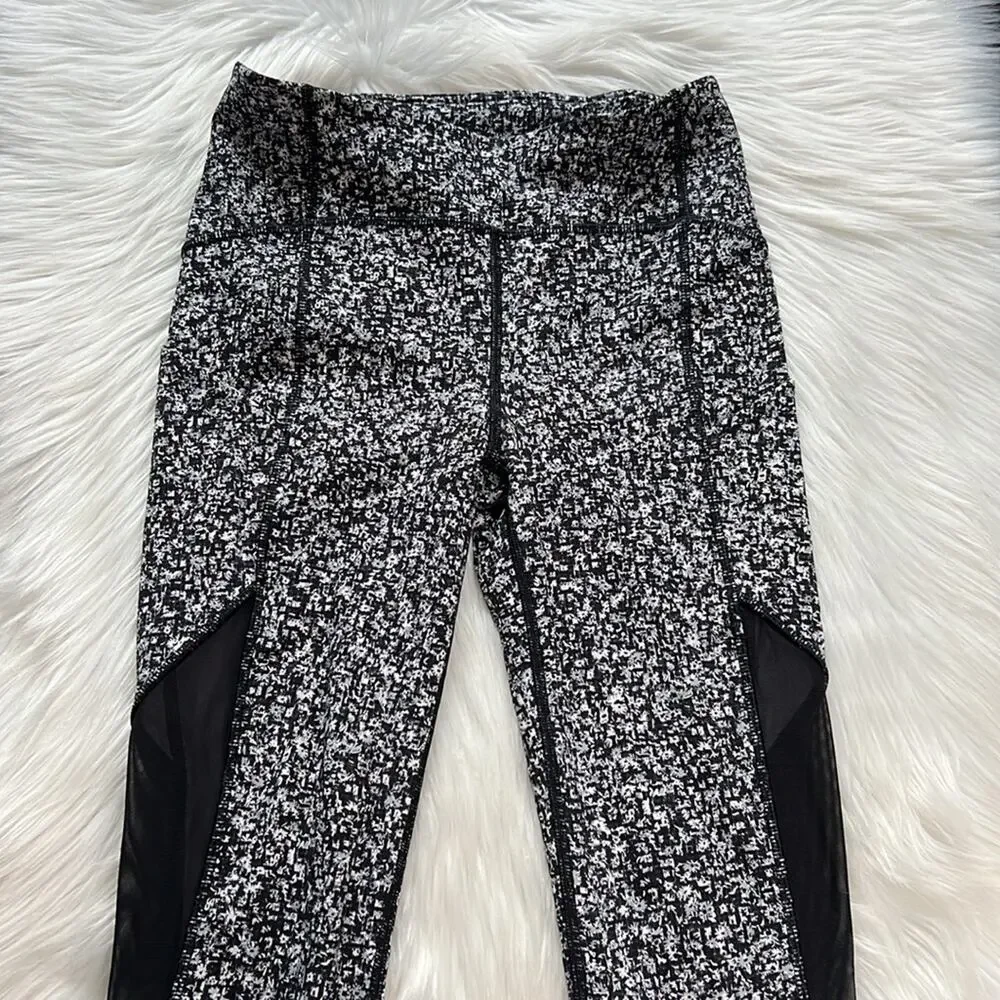 Lululemon Sole 7/8 Training Tight Alpine White Black
